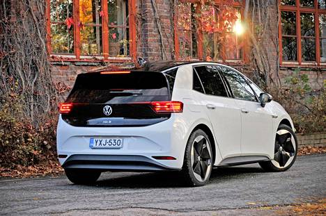 Kompakti päältä, suuri sisältä. ID.3 edustaa Volkswagenille valtavaa muutosta ja uuden ajan alkua, jonka myötä unhoon saattaa painua jopa itsensä Golfin valta-asema.