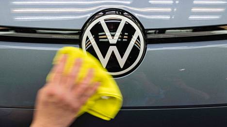 VW yrittää nyt tosissaan torpata Kiinassa valmistettujen Volkswagenien valumisen Venäjälle. Aivan yksinkertaista se ei kuitenkaan ole.