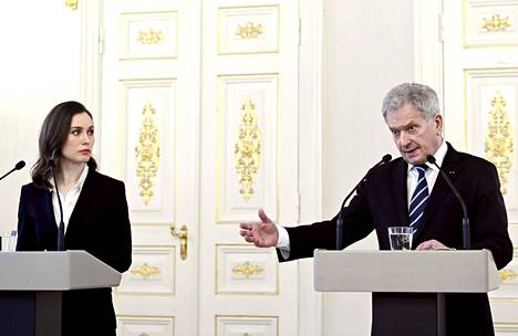 Pääministeri Sanna Marin ja tasavallan presidentti Sauli Niinistö pitivät yhteisen tiedotustilaisuuden 24. helmikuuta, kun Venäjä oli hyökännyt Ukrainaan.