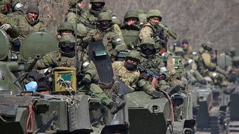 Venäjän sotajoukot Mariupoliin johtavalla tiellä 15. huhtikuuta. 