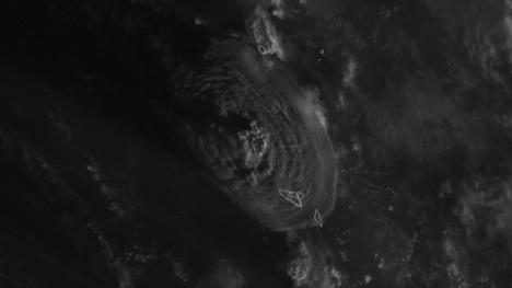NOAA:n satelliittivideo tulivuorenpurkauksesta.