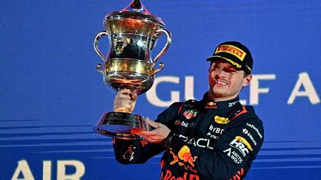 Max Verstappen ajoi ylivoimaiseen voittoon Bahrainissa.