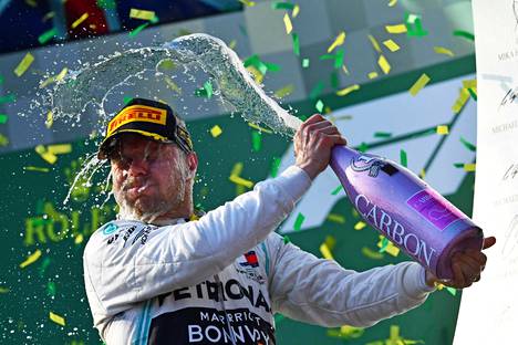 Valtteri Bottas pääsi juhlimaan F1-kauden avausvoittoa viime sunnuntaina Australiassa.