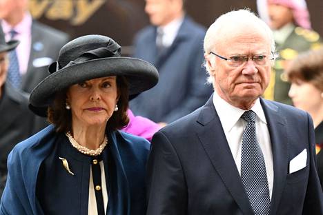 Kuningatar Silvia ja kuningas Kaarle Kustaa maaliskuussa 2022.