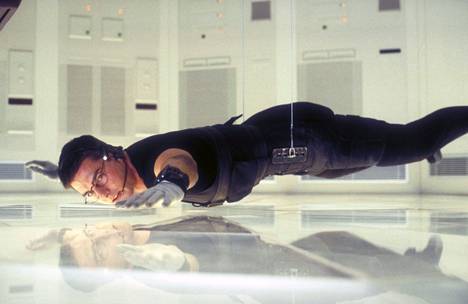 Vuodesta 1996 lähtien Cruise on tähdittänyt Mission Impossible -elokuvasarjaa. Cruise on tunnettu siitä, ettei hän käytä stunt-näyttelijöitä, vaan tekee kaikki vaarallisimmatkin stunttinsa itse.