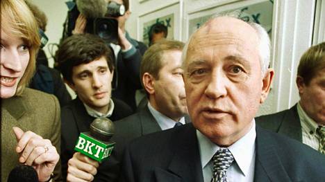 Mihail Gorbatshov sanoi IS:lle maaliskuussa 2000, että hän ei usko Putinin valtakauden tarkoittavan suhteiden viilentymistä länteen, vaikka Putinissa on tiettyjä itsevaltaisia piirteitä.