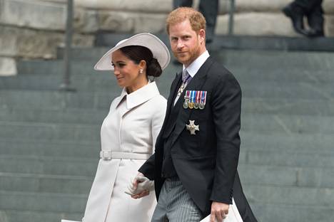 Vaikka prinssi Harry ja herttuatar Meghan jättivät brittihovin taakseen vuonna 2020, on heidän lapsillaan silti oikeus kuninkaallisiin titteleihinsä. 