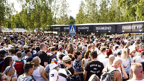 Karmea ihmistukos Weekend Festivalilla: kävijät jonottaneet yli 3 tuntia,  tilanne äitynyt vaaralliseksi: ”Jengi rynnäköi” - Viihde - Ilta-Sanomat