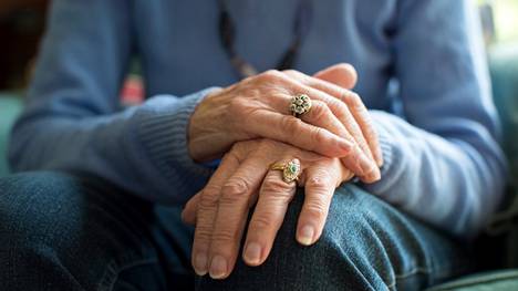 Parkinsonin taudissa on vielä arvoitus, mikä sairauden puhkeamisen aiheuttaa.