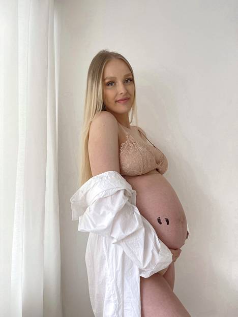 Emma-Julia teki suuren osan vauvan hankinnoista, kun oli raskaana.