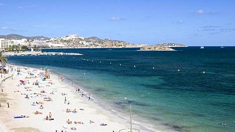Ibizalla riittää rantaviivaa 210 kilometriä.