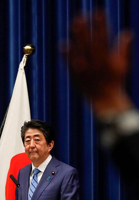 Japanin pääministeri Shinzo Abe on ollut vankkumaton mielipiteissään.