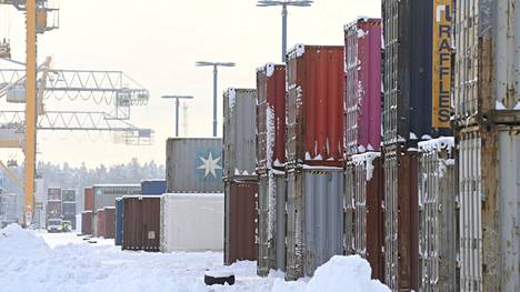 Ahtausalan lakko on pysäyttänyt työt Vuosaaren satamassa Helsingissä.