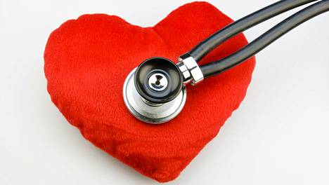 Kun sydän on terve, se jaksaa pumpata verta vaivatta. Opettele tunnistamaan merkit, jotka voivat enteillä esimerkiksi sydäninfarktia.