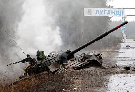 Ukrainalaiset tuhosivat venäläisen tankin Luganskin alueella.