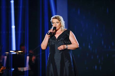 Myös Arja Sipola esiintyi 2014 Seinäjoen juhlakonsertissa.