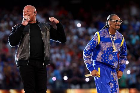 Dr. Dre ja Snoop Dogg Super Bowlin väliajalla vuonna 2022.