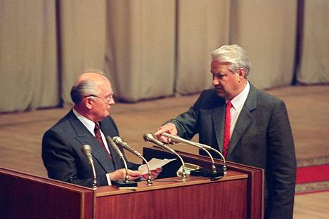 Mihail Gorbatshov ja Boris Jeltsin Moskovassa elokuussa 1991. 