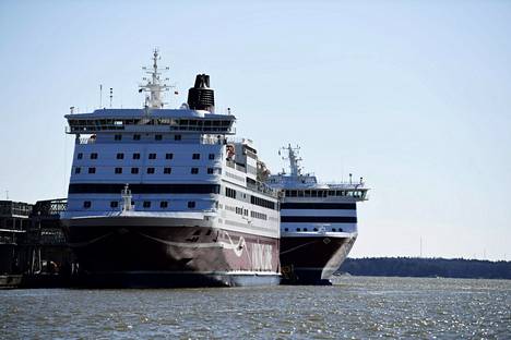 Viking Linen alus Gabriella Helsingin Katajanokan satamassa 22. huhtikuuta 2020.