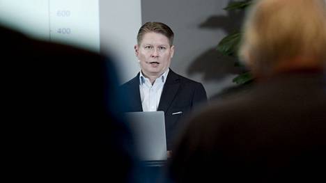 Toimitusjohtaja Topi Manner lentoyhtiö Finnairin viime vuoden tulosjulkistuksessa Vantaalla.