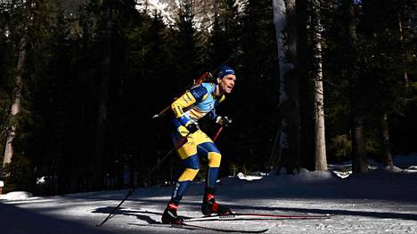 Ruotsin viestijoukkue floppasi pahasti Anterselvassa. Kuvassa kolmososuuden hiihtänyt Gabriel Stegmayr. 
