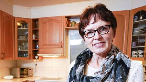 Marja-Leena Markus on yrittänyt kaupata taloaan Jurvassa yli kolme vuotta, turhaan.