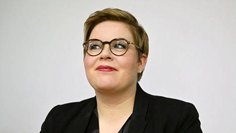 Annika Saarikko osallistui talouskeskusteluun keskustan vaaliristeilyllä lauantaina.