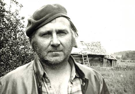 Ahti Kuoppala näytteli nimiroolin Heikki Turusen romaaniin perustuvassa televisioelokuvassa Simpauttaja (1975).