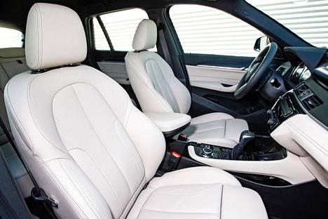 BMW:n Pikku-SUV X1:ssa on neliveto ja hyvät etutilat – sekä arkiajoihin riittävästi voimaa.
