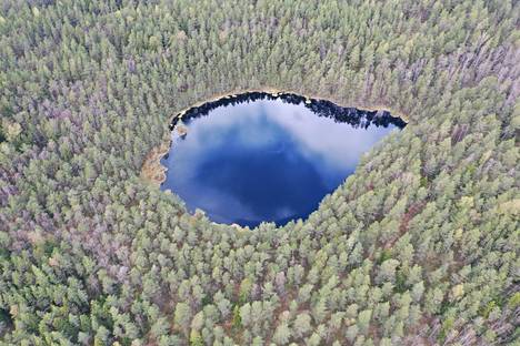 Nuuksion rämeiden takaa paljastuu salaisuus, jonka äärelle vain harva  jaksaa vaeltaa: Sune Sahsltedt ikuisti ihastuttavan luonnonihmeen -  HS-Espoo - Ilta-Sanomat