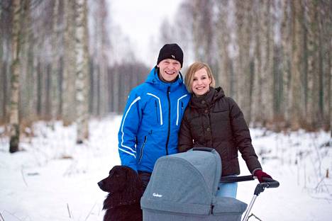 Toni ja Heidi Nieminen kuvattuna vuonna 2017. Nyt jo eronneella pariskunnalla on kaksi  yhteistä lasta.