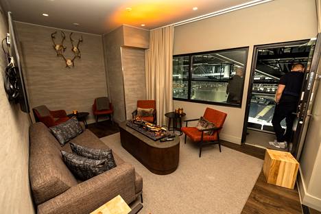 The Arena View Lounge, which has two saunas, is the largest of the hotel's rooms overlooking the rink.