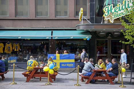 Swedish fans owned the Heidis beer bar for the second year in a row.