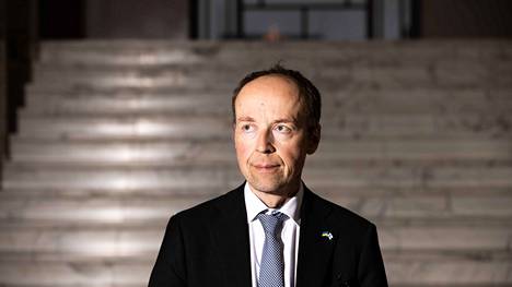 Jussi Halla-ahon mukaan liikekannallepanoa vältteleville venäläisille on kyseenalaista myöntää turvapaikkoja Suomesta. 