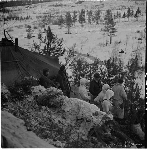 Teltta Munakukkulan rinteessä 11.11.1941.