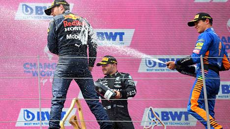 Max Verstappen voitti Itävallan GP:n ennen Valtteri Bottasta ja Lando Norrisia.