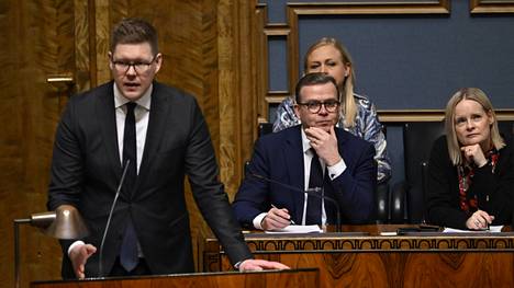 Pääministeri Petteri Orpo odottaa Sdp:n puheenjohtaja Antti Lindtmanilta ”tolkullista” reseptiä julkisen talouden korjaamiseksi. 