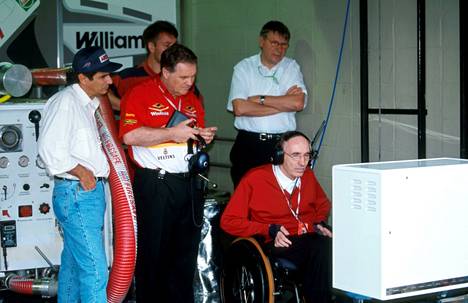 Nelson Piquet (vas), Patrick Head (kesk) ja Frank Williams (oik) olivat 1980-luvulla F1:n voimatrio. 