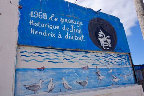 Hendrix-myytillä ratsastaa yhä moni. Esimerkiksi Marokon Essaouria-kaupungissa Hendrixiin törmää tämän tästä ja legendan visiitistä kerrotaan jos jonkinmoista tarinaa, vaikka hän piipahti kaupungissa vain muutaman päivän vuonna 1969.
