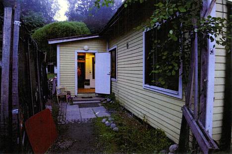 Tästä talosta Martina Aitolehden siskon ruumis löytyi Vantaalla.