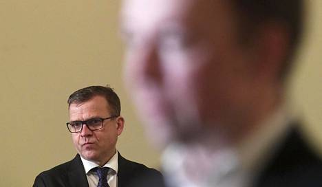 Kokoomuksen Petteri Orpo on jäänyt oppositiopolitiikassa Jussi Halla-ahon johtamien perussuomalaisten varjoon.