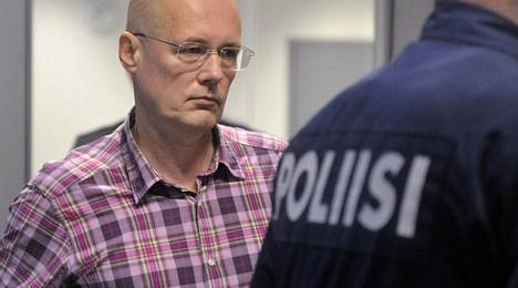Helsingin käräjäoikeus julkisti perjantaina valelääkäri Esa Laihoa vastaan nostetut syytteet kahdesta taposta ja neljästä törkeästä pahoinpitelystä.