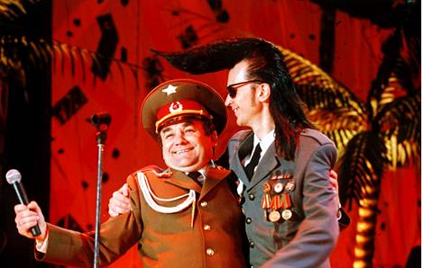 Aleksandrovin kuoron ja Leningrad Cowboysin yhteinen musikaalinen taival alkoi vuoden 1993 Helsingin konsertista.