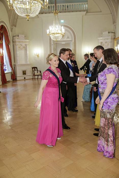 Eduskunnan puhemies  Maria Lohela  edusti yhdessä miehensä  Samppa Mattilan  kanssa.