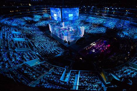 League of Legendsin vuoden 2016 MM-kisafinaali pelattiin Staples Centerillä, Yhdysvalloissa.