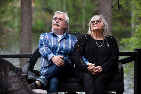 Pitkää avioliittoa on varjostanut muun muassa terveysongelmat ja Matti Eskon vaikea masennus.
