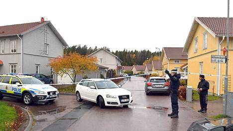 Poliisin taloa kohti ammuttiin laukauksia perjantain ja lauantain välisenä yönä Västeråsissa.