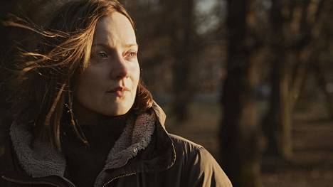 Elena Leeve näyttelee nuorta rikospoliisi Maria Kalliota uudessa tv-sarjassa, joka perustuu Leena Lehtolaisen romaaneihin.