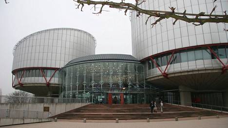 Suomi on pyytänyt Euroopan ihmisoikeustuomioistuimelta (EIT) lupaa tehdä kolmannen osapuolen sivuväliintulo Ukrainan Venäjää vastaan tekemässä valtiovalituksessa. EIT sijaitsee Ranskan Strasbourgissa.