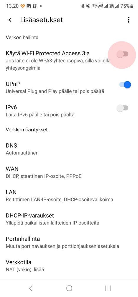 Wifi 6E:n käyttöönotto vaatii valikkosukeltelua. Asetusvalikon alta löytyvät lisäasetukset, joissa on käytävä kytkemään päälle wpa3-salaus. Sen jälkeen reititin alkaa toimia uusimman standardin mukaan. 